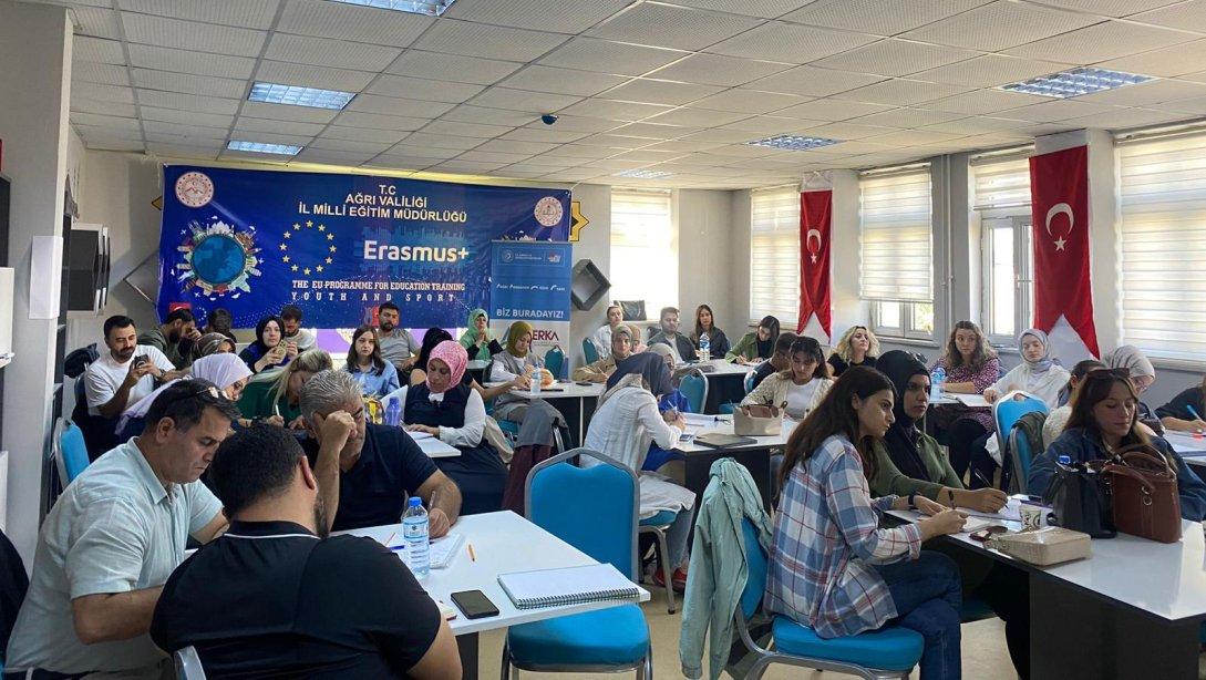 ÖĞRETMENLERE ERASMUS+ PROJE YAZMA EĞİTİMİ