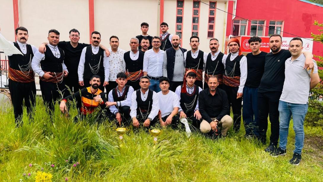 AĞRI EKİBİ HALK OYUNLARI BÖLGE FİNALLERİNDE BİRİNCİ OLDU